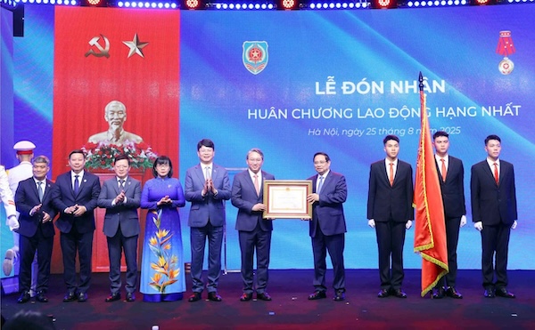 Bộ Tư pháp đón nhận Huân chương Lao động hạng Nhất lần thứ 2